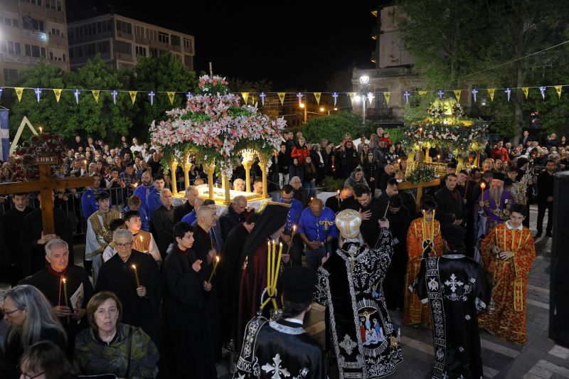  Η Ακολουθία του Επιταφίου στη Δράμα